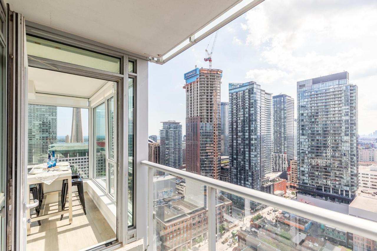 Luxury 2 Bedroom In The Heart Of Entertainment District W/ Cn Tower View Toronto Kültér fotó