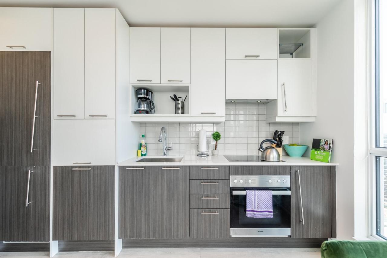 Luxury 2 Bedroom In The Heart Of Entertainment District W/ Cn Tower View Toronto Kültér fotó