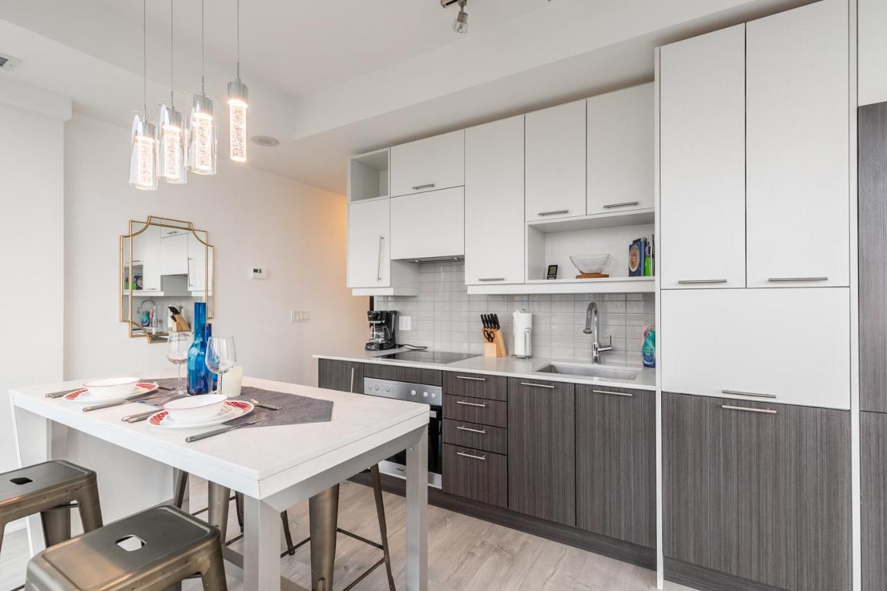 Luxury 2 Bedroom In The Heart Of Entertainment District W/ Cn Tower View Toronto Kültér fotó