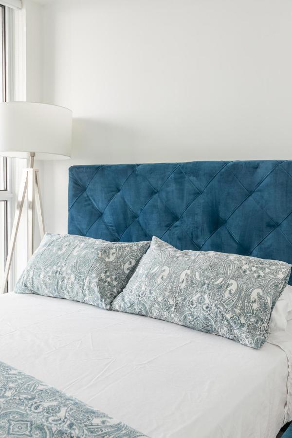 Luxury 2 Bedroom In The Heart Of Entertainment District W/ Cn Tower View Toronto Kültér fotó