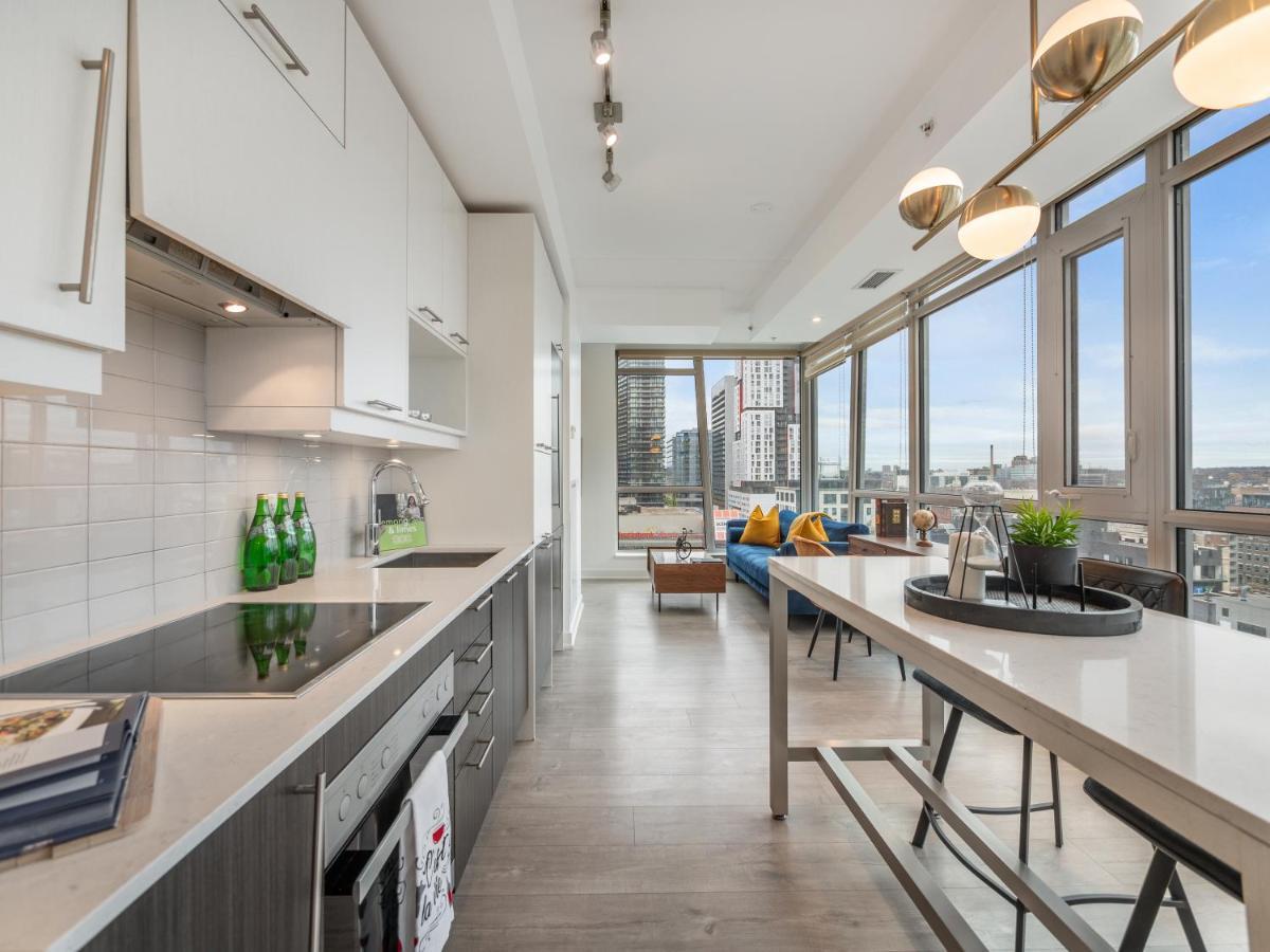 Luxury 2 Bedroom In The Heart Of Entertainment District W/ Cn Tower View Toronto Kültér fotó